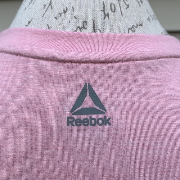 REEBOK Zephyr Heather Relaxed Glow Crop Tee - Picture 9 of 14